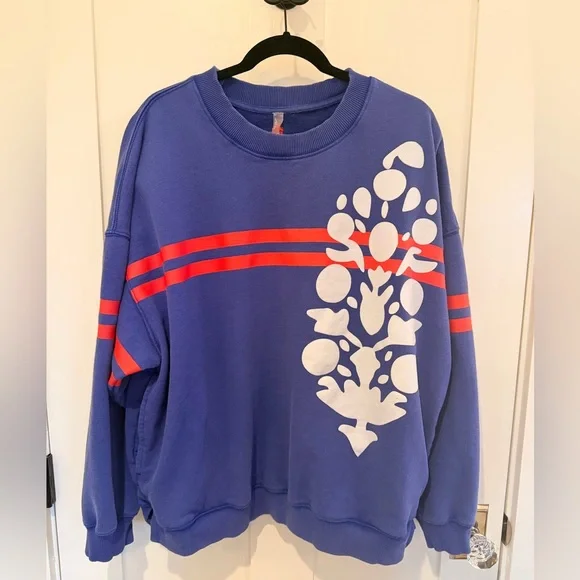Free People Movement Oversized Graphic Sweatshirt with pockets! Sz L - Picture 1 of 5